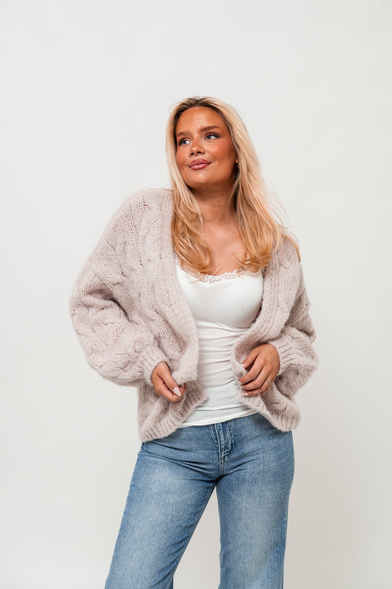 VMMAYBE Knitted Cardigan - Oatmeal
